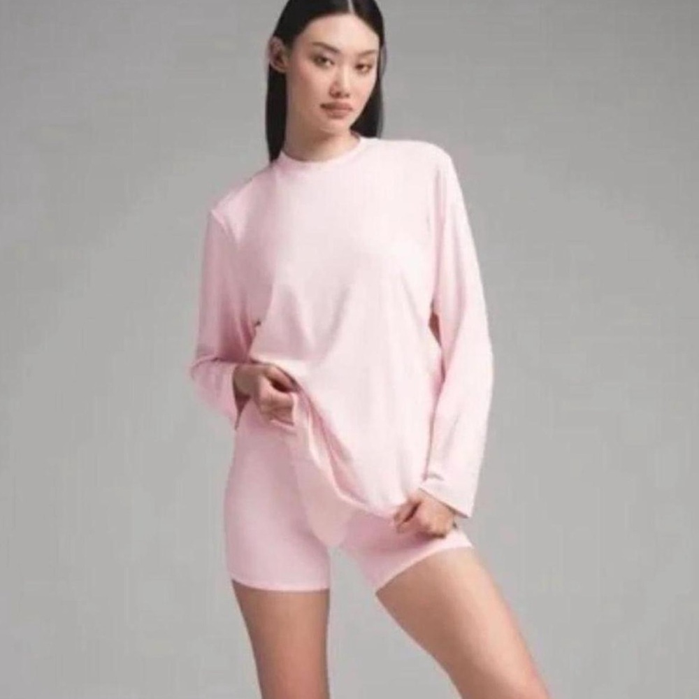 NWT SKIMS BOYFRIEND LONG SLEEVE T-SHIRT - Size S | Barely Pink